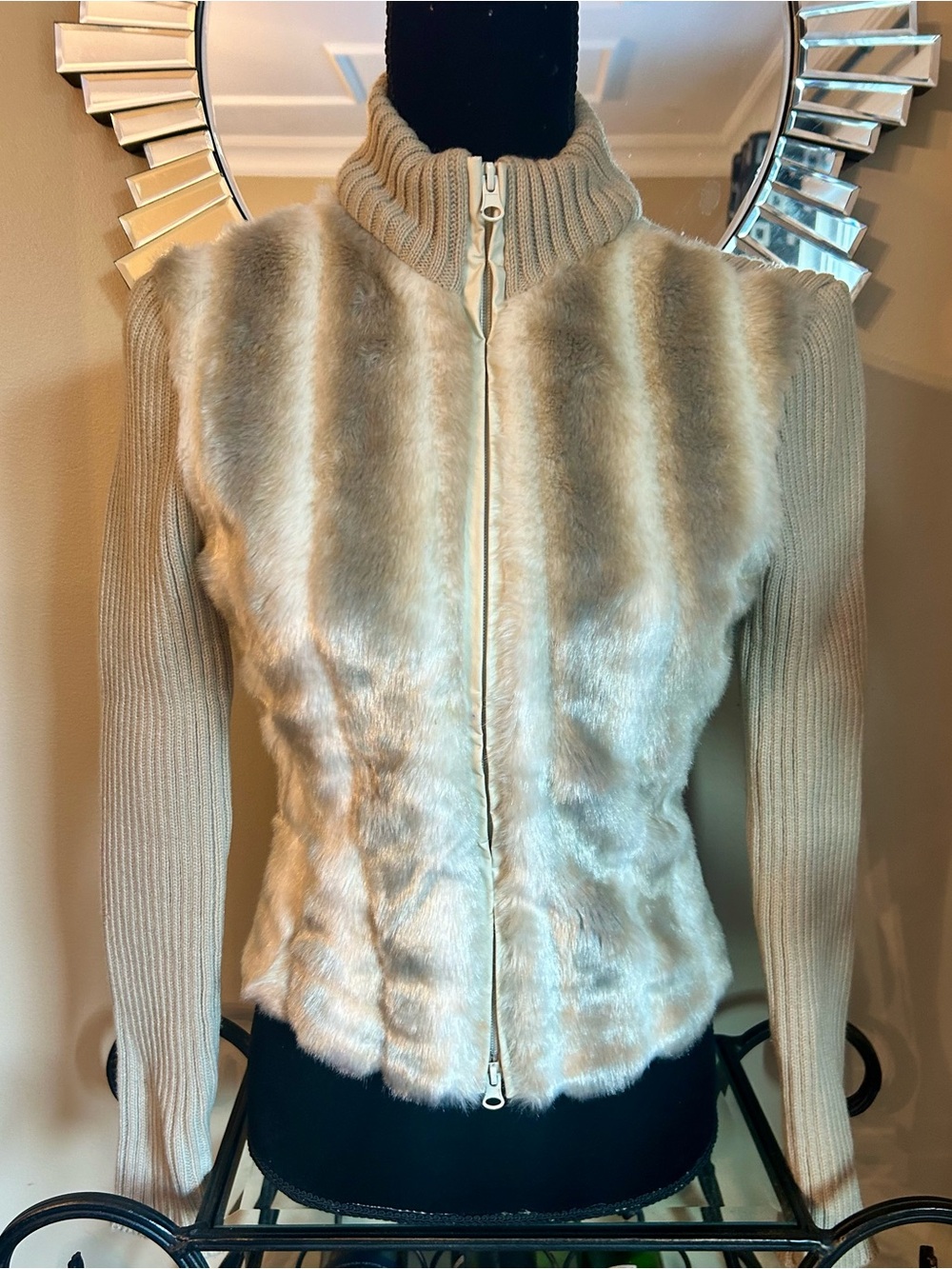 Costa Blanca Y2K Beige Faux Fur Front Zip Jacket with Knit Sleeves